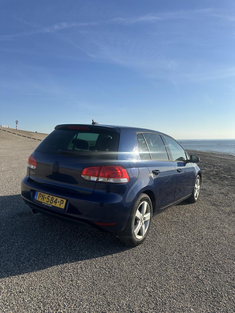 Volkswagen Golf 1.2 TSI 77KW 2011 Blauw nieuwe apk