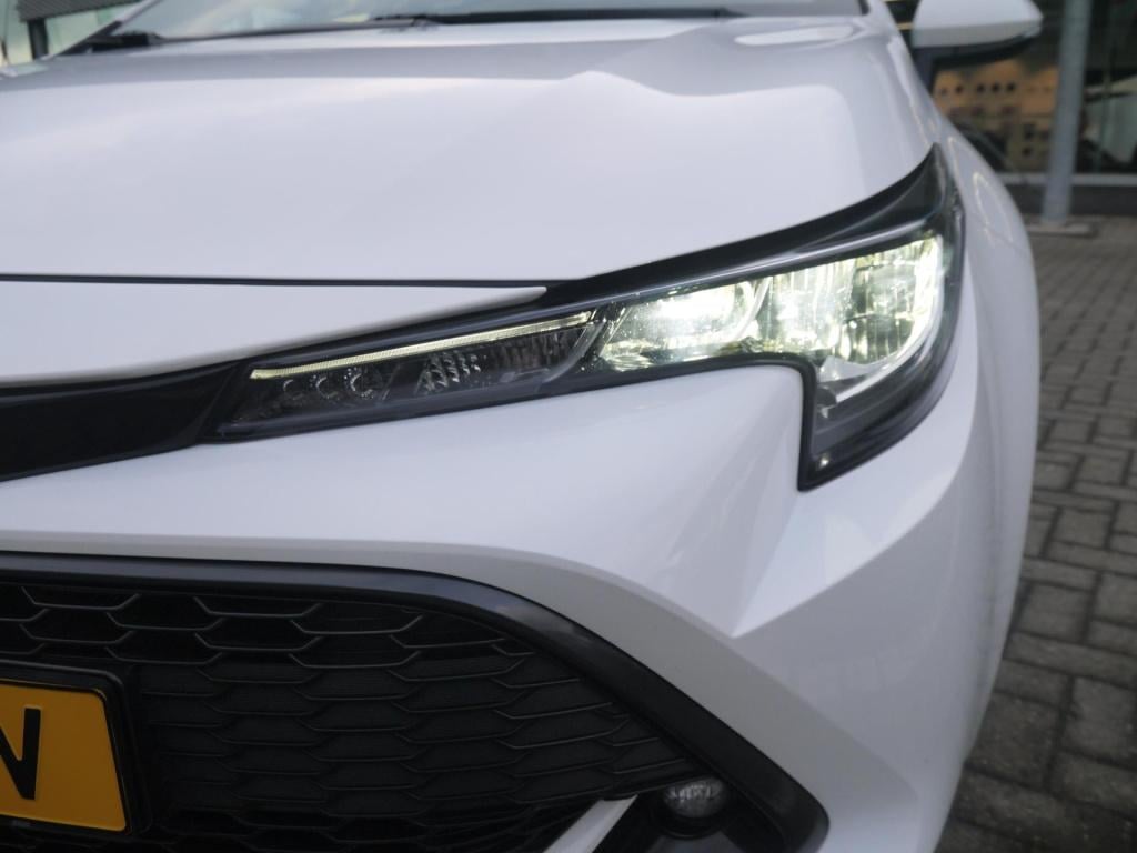 Toyota Corolla 1.8 hybrid dynamic|rijklaar