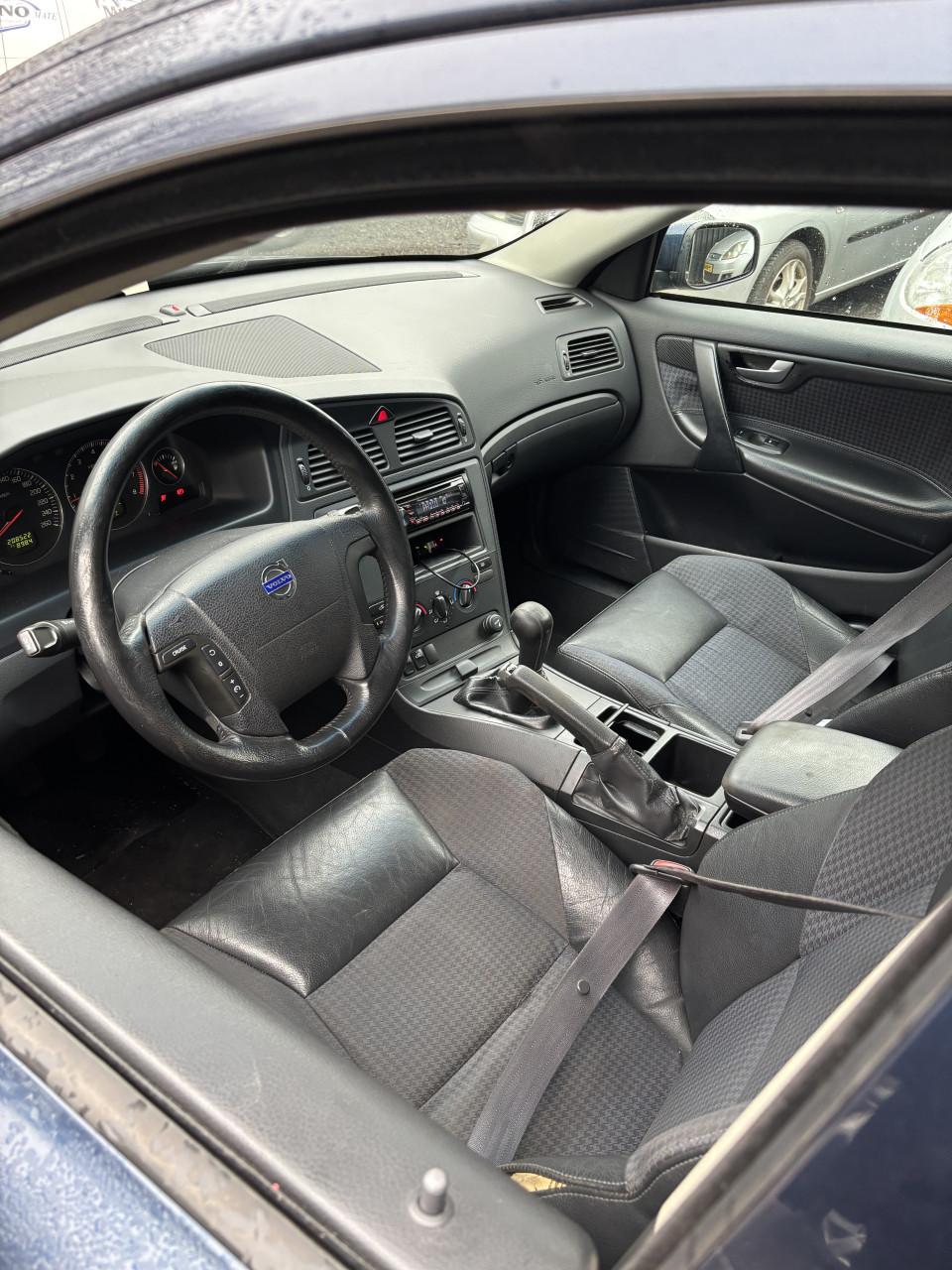 Volvo v70 met een jaar apk!