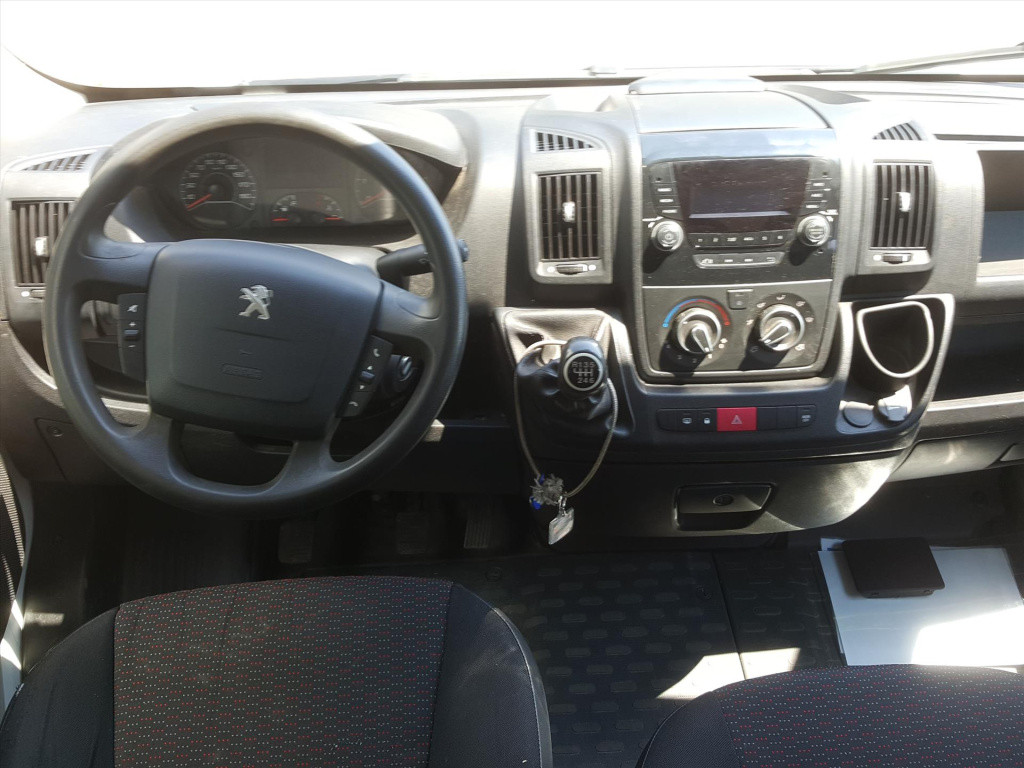 Peugeot Boxer chassisdubbelcabine 3500kg 2.2hdi-130pk dubbele cabine 7perso