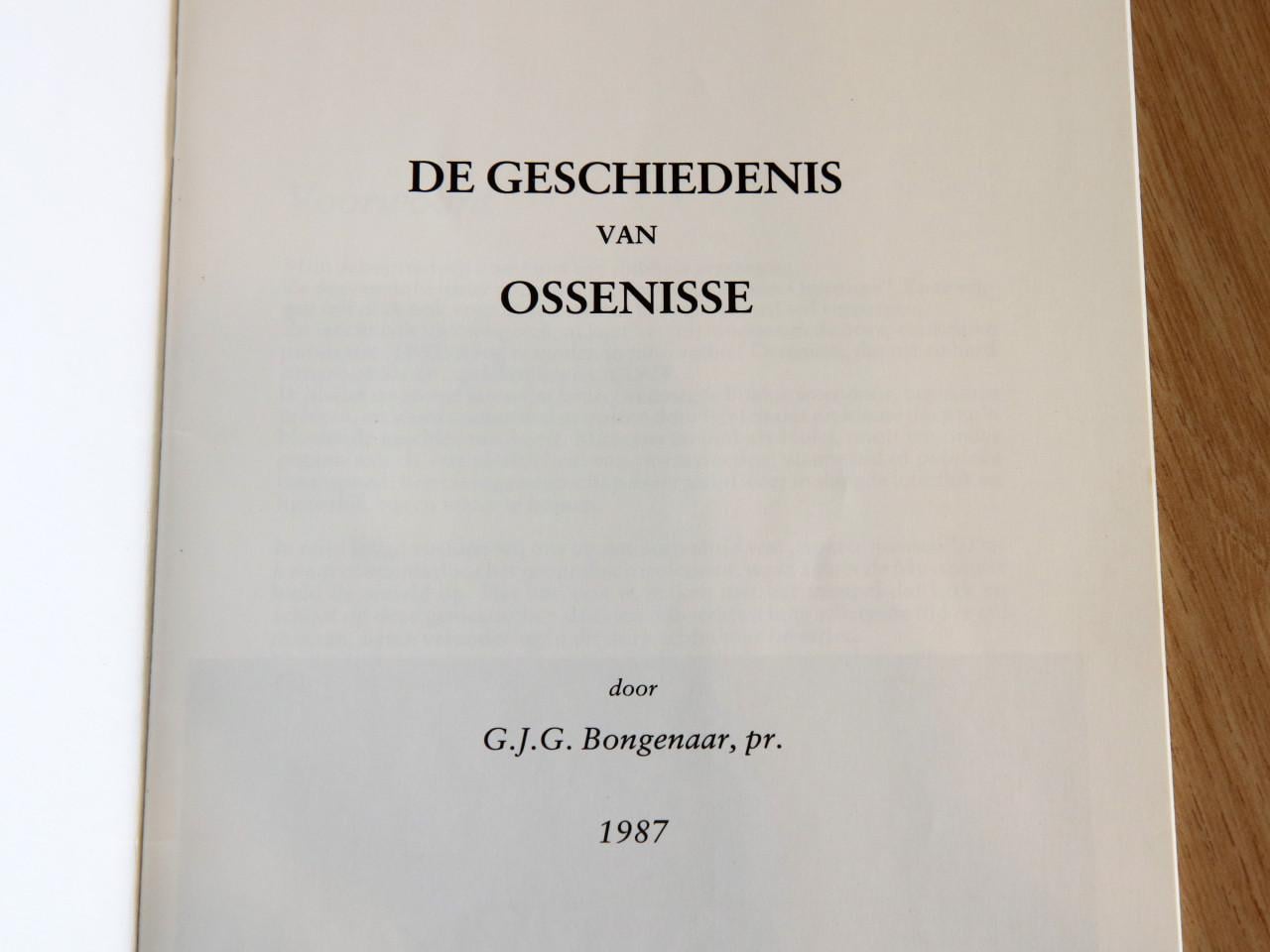 2 boeken: Geschiedenis van Hontenisse en De Geschiedenis van Ossenisse