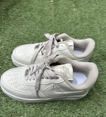 Nieuwe sneakers maat 36