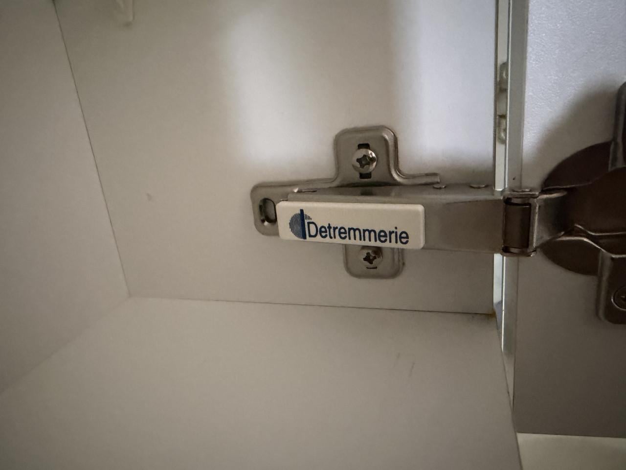 Detremmerie spiegelkast met verlichting en glazen planken