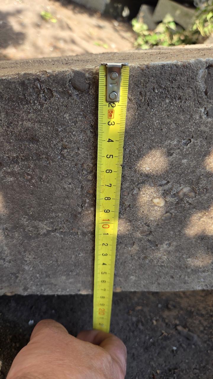 Betonnen paal - 126 cm lang, 17x17 cm