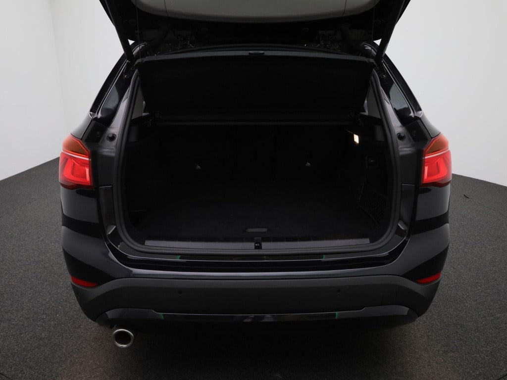 BMW X1 sdrive18i executive | automaat | navigatie | verwarmde stoelen | ele