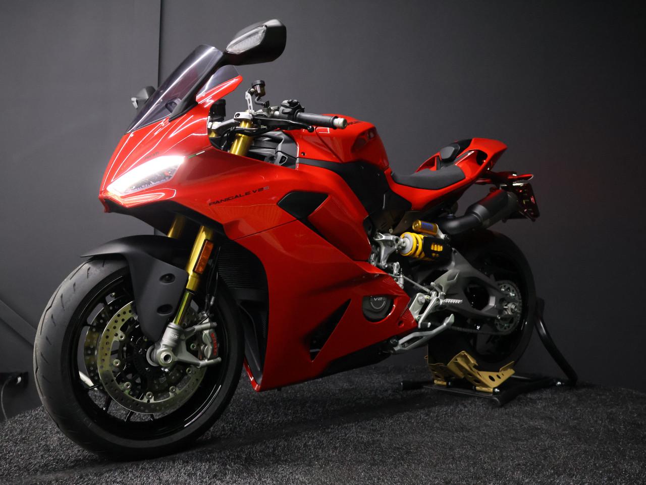 Ducati Panigale V2 S - BTW MOTOR