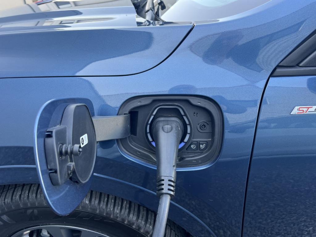 Ford Kuga 2.5 phev e-cvt 225pk st-line x , trekhaak , winterpack,