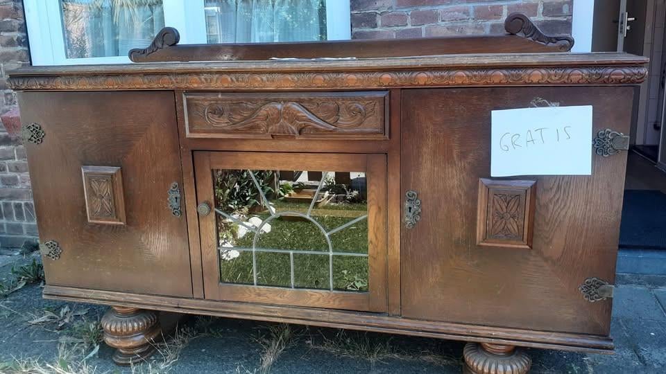 Dressoir met glas in lood