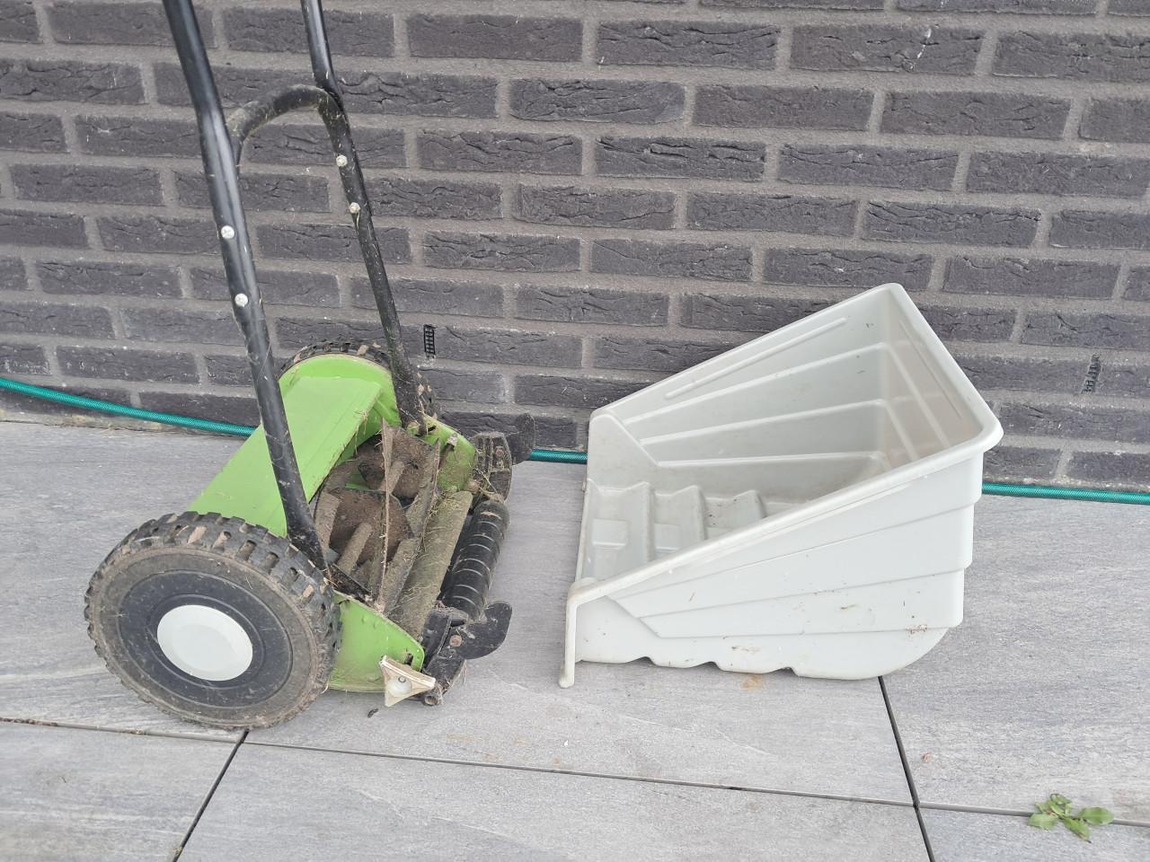 Handgrasmaaier met opvangbak