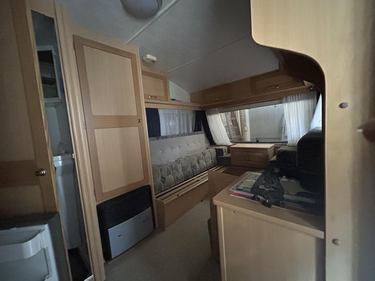 Caravan Elddis Shadowline 380