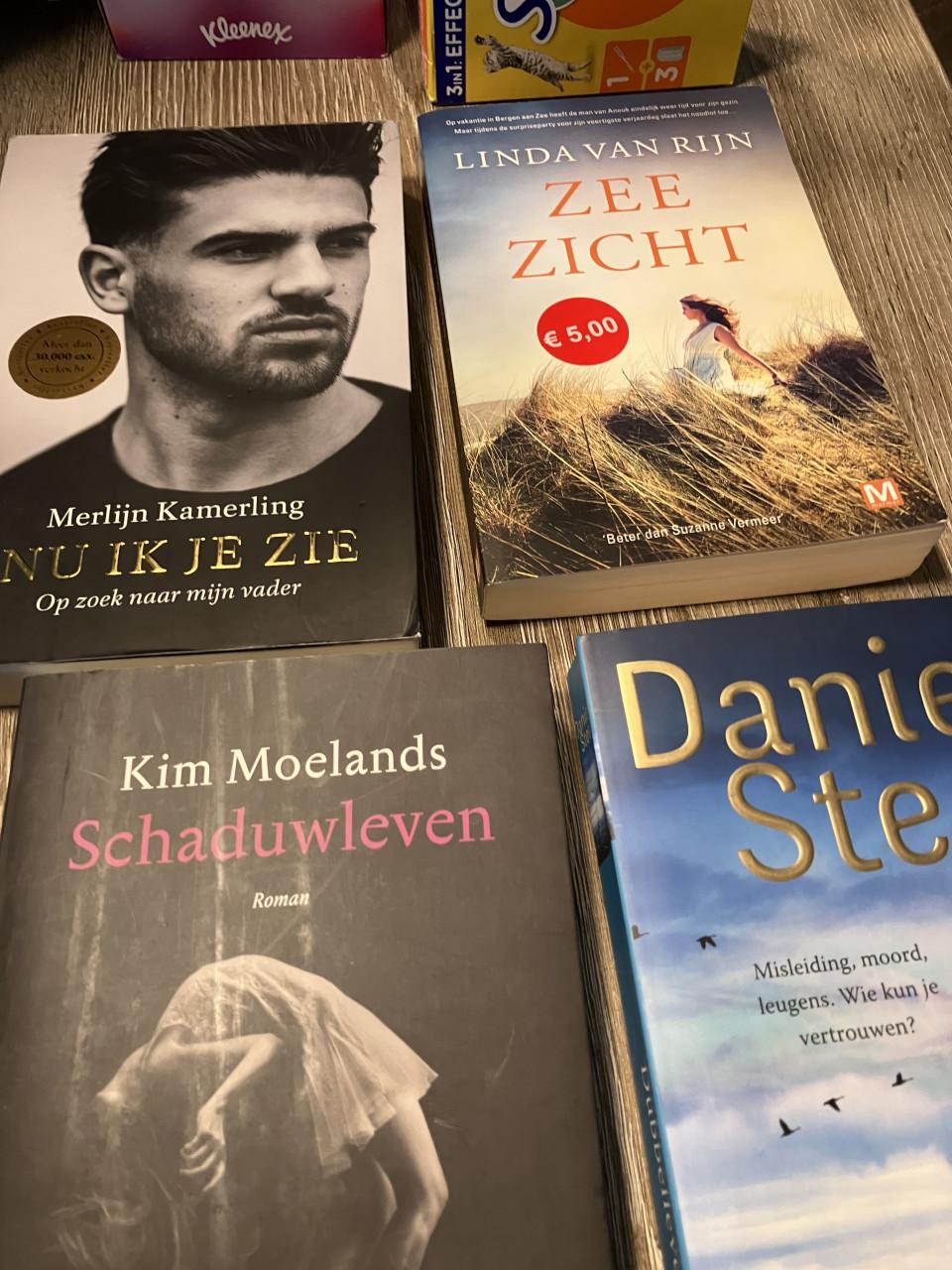 Te koop 18 in zeer goede en mooie staat leesboeken