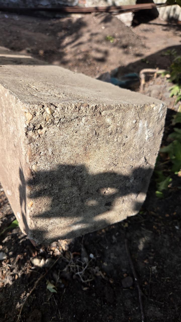 Betonnen paal - 126 cm lang, 17x17 cm