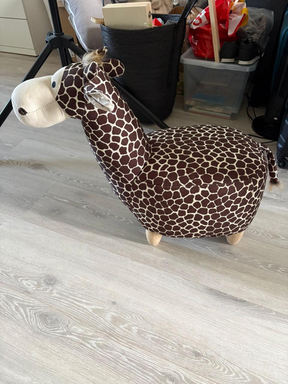Giraffe poef op pootjes