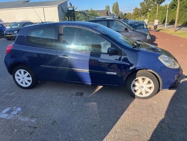 Renault Clio 1.2-16v rip curl