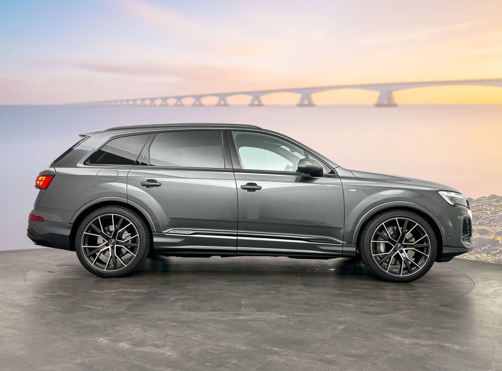 Audi Q7 pro line s 55 tfsi e 290 kw / 394 pk suv 8 versn.
