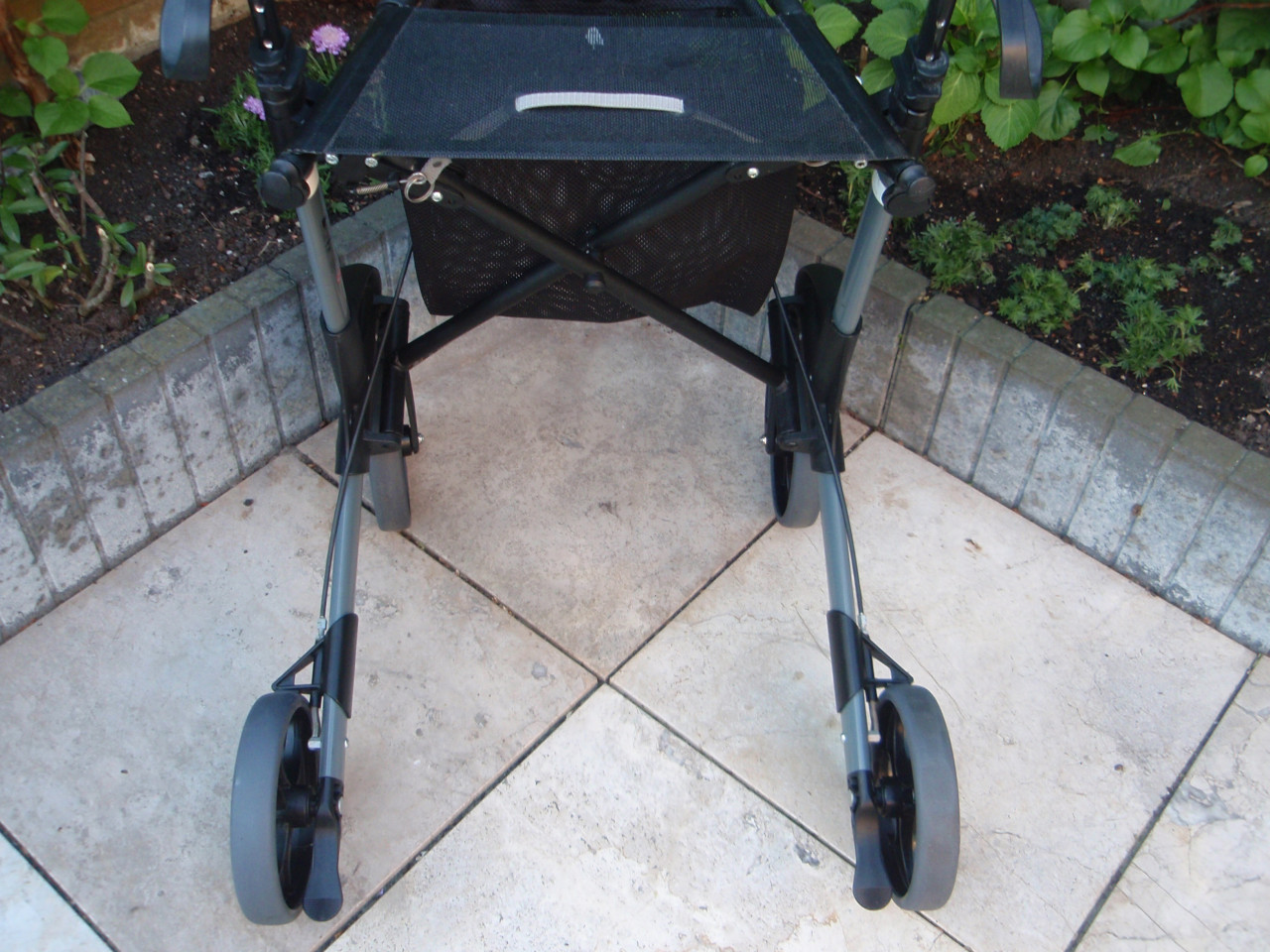 Zgan Topro Troja  lichtgewicht rollator met zitje tas en  stokhouder