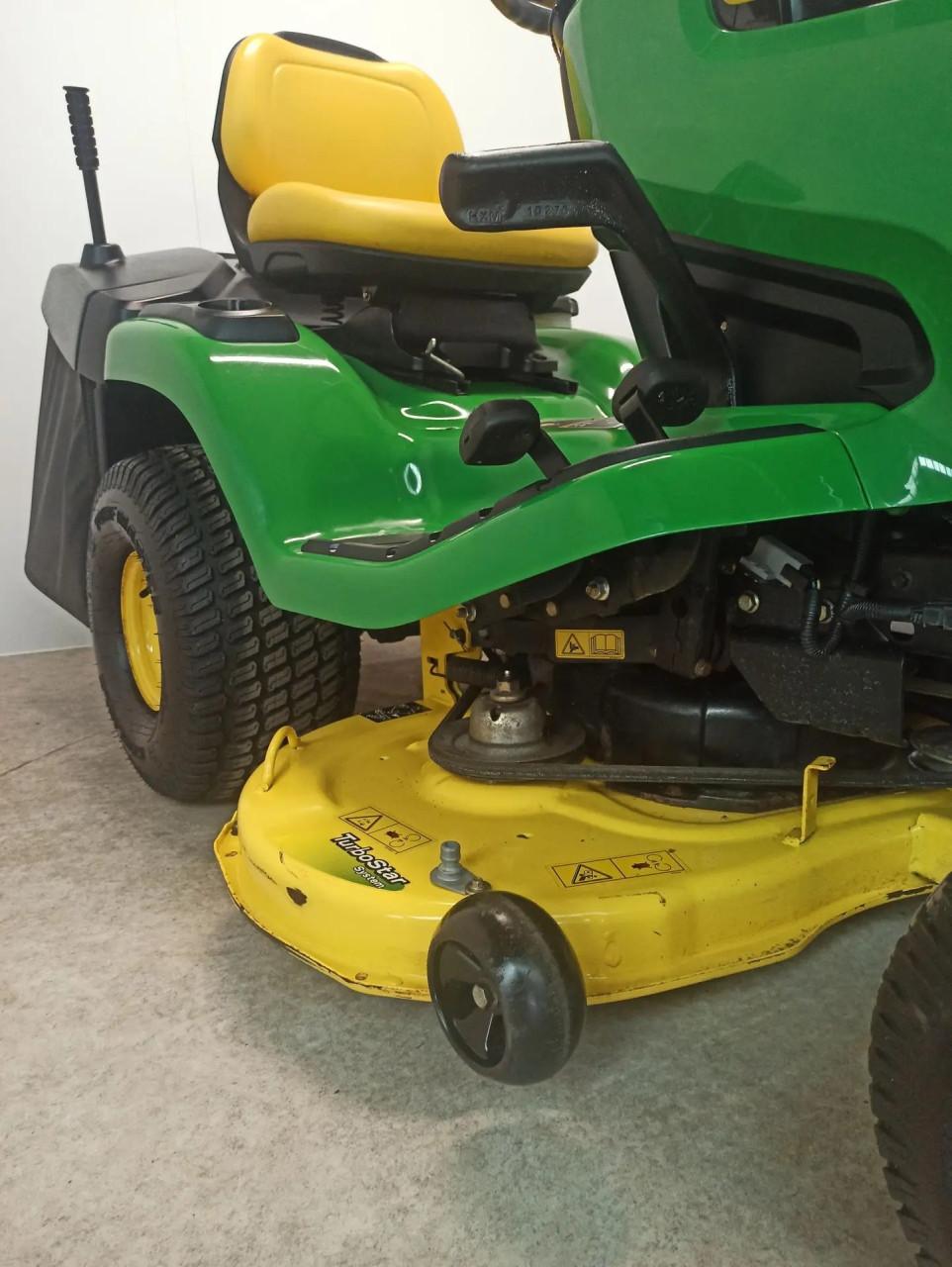 John Deere Zitmaaier X300R