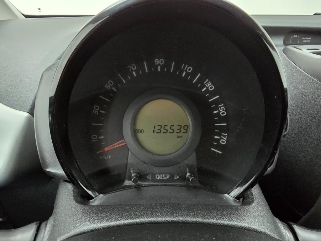 Peugeot 108 occasion in zwart met airco en bluetooth connecten | tweedehand