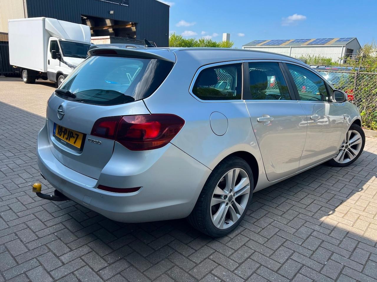 Opel Astra Sports Tourer - 1.6 Turbo Sport