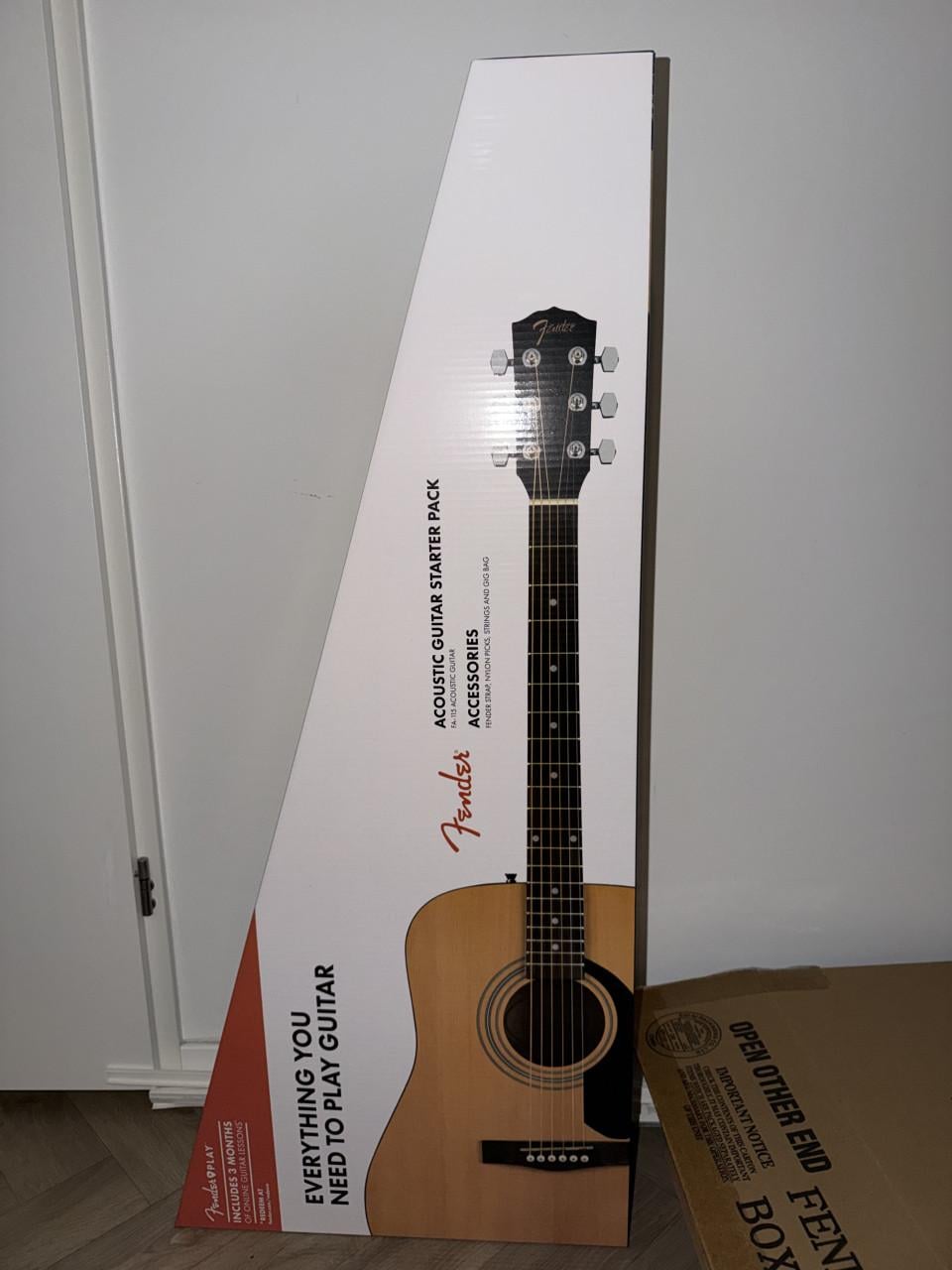 COMPLEET Fender FA-115 met clip on tuner en capo