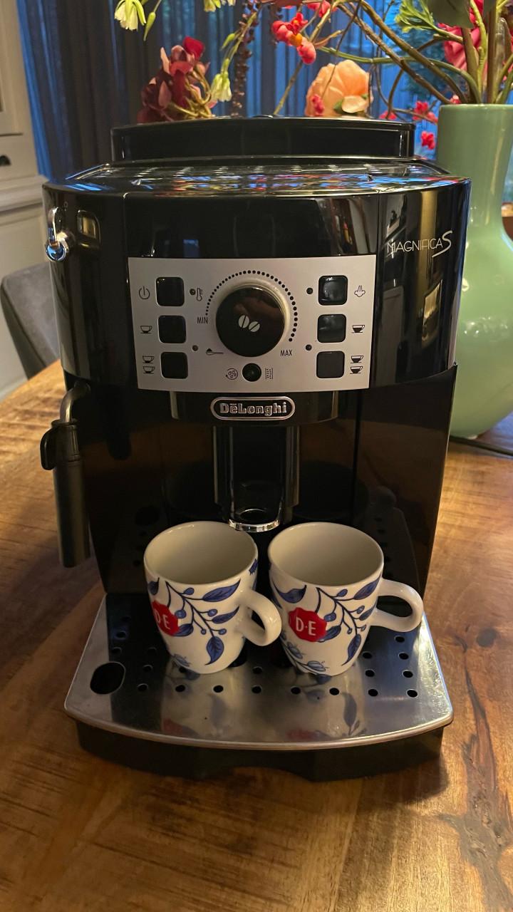 Volautomatische koffiemachine bonen DeLonghi Magnifica S