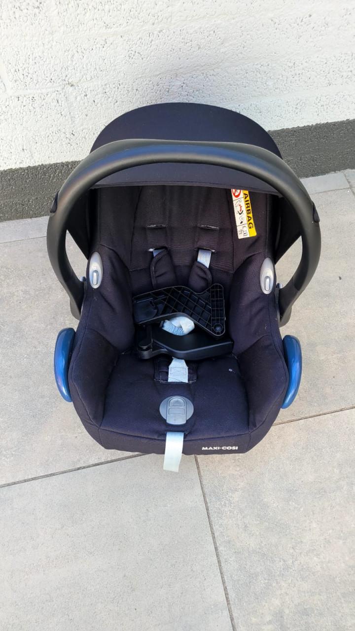 Mutsy Nio kinderwagen met reiswieg en accessoires + maxi-cosi