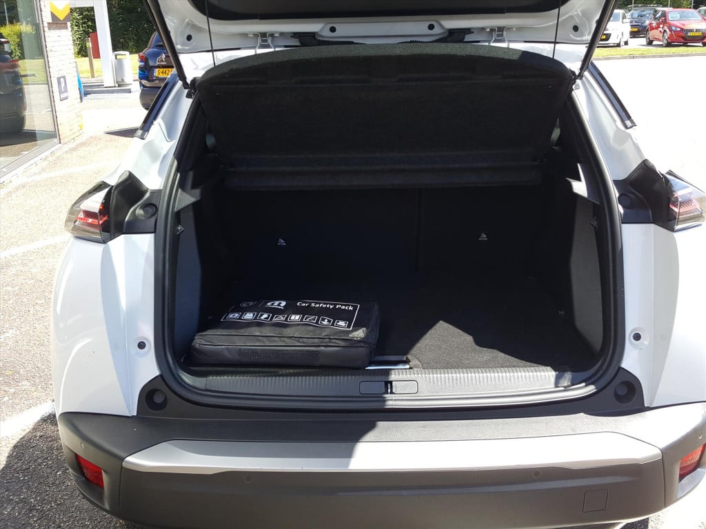 Peugeot 2008 allure pack 1.2 pt-130pk (vol)automaat (eat8) | 3d navigatie &
