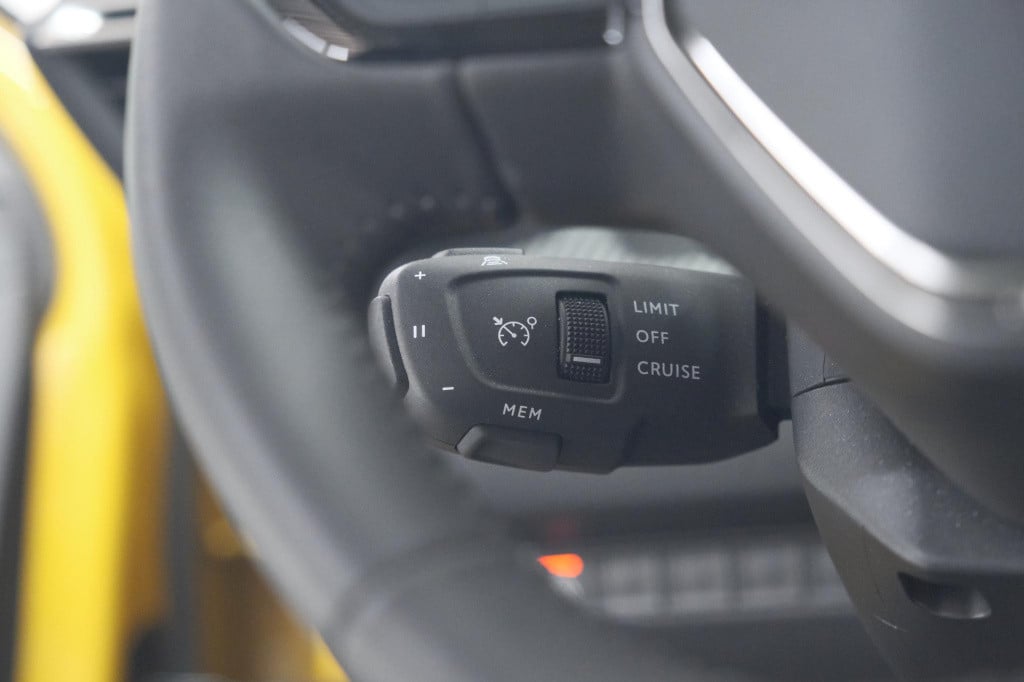 Peugeot 208 puretech 100 allure pack | adaptieve cruise control | camera | 