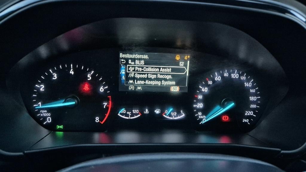 Ford Focus wagon st line x business 1.0 ecoboost hybrid | camera | lane ass