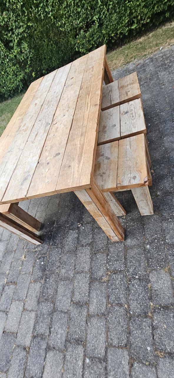 Steigerhouten tuintafel