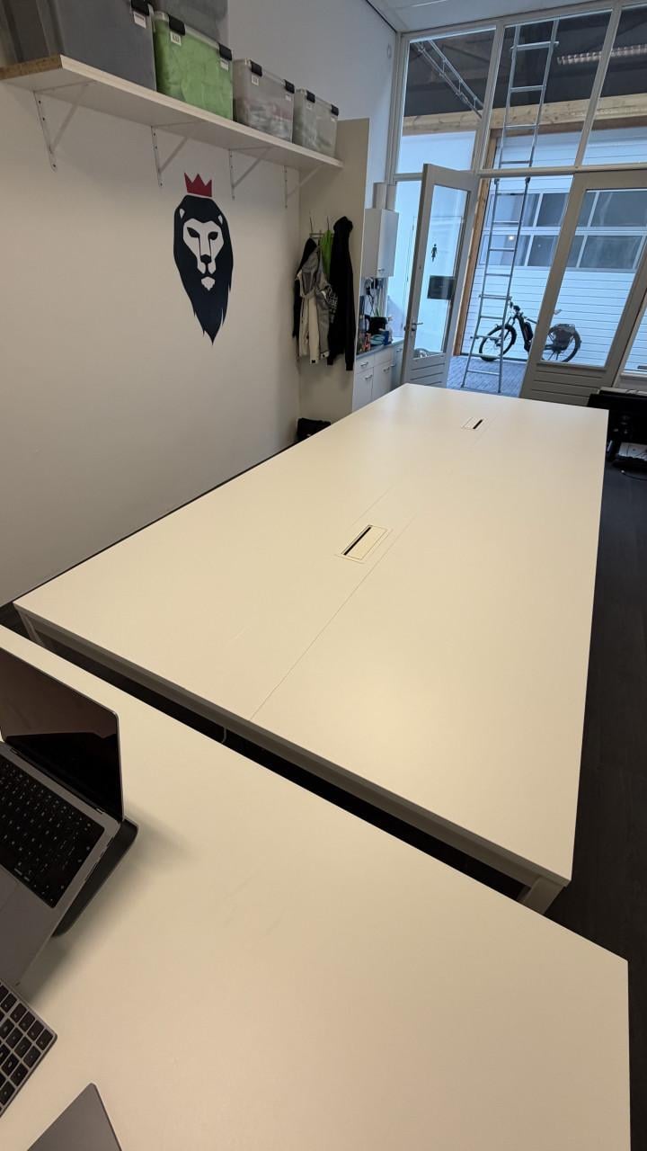 Vergadertafel z.g.a.n. 360 x 161 cm