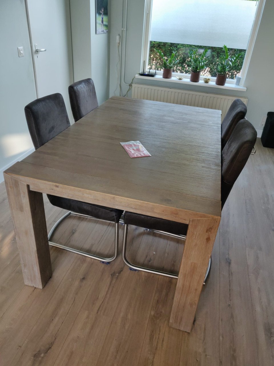 Massief houten meubelset: eettafel, buffetkast en TV meubel