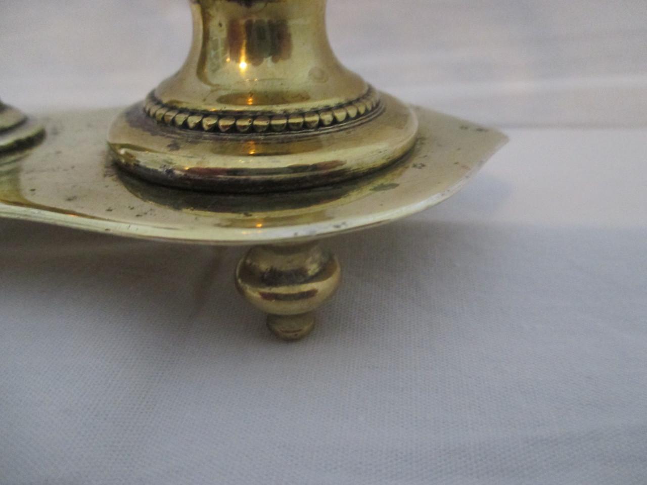 Zeer mooi kristallen dubbel zoutvat , afgewerkt met parelrand aan de voet