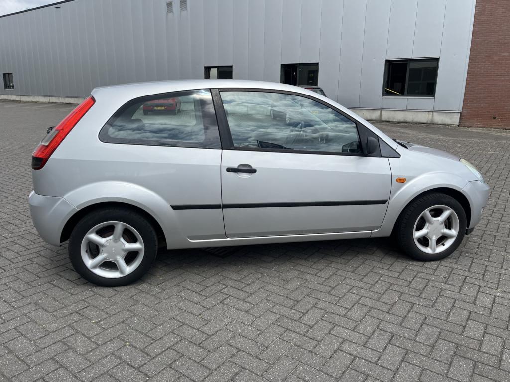 Ford Fiesta 1.4-16v trend 84 dkm met 1 jaar apk