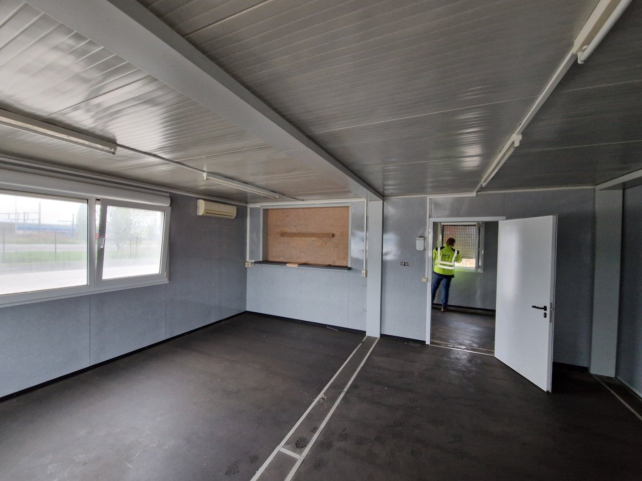 Woonunit / tijdelijke woning / kantoorunit 12x9m 108m2