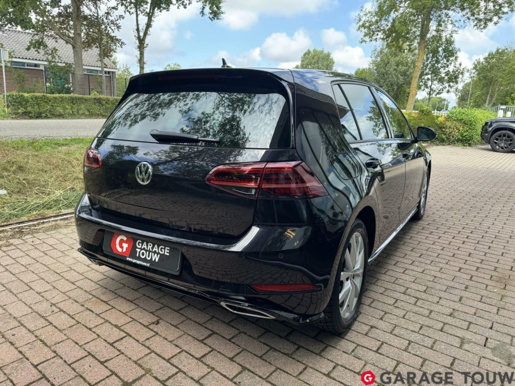Volkswagen Golf 1.5 tsi highline business r dsg 150pk