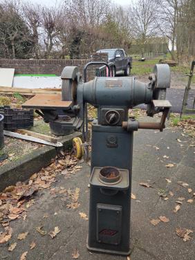 Slijpsteen op zware voet