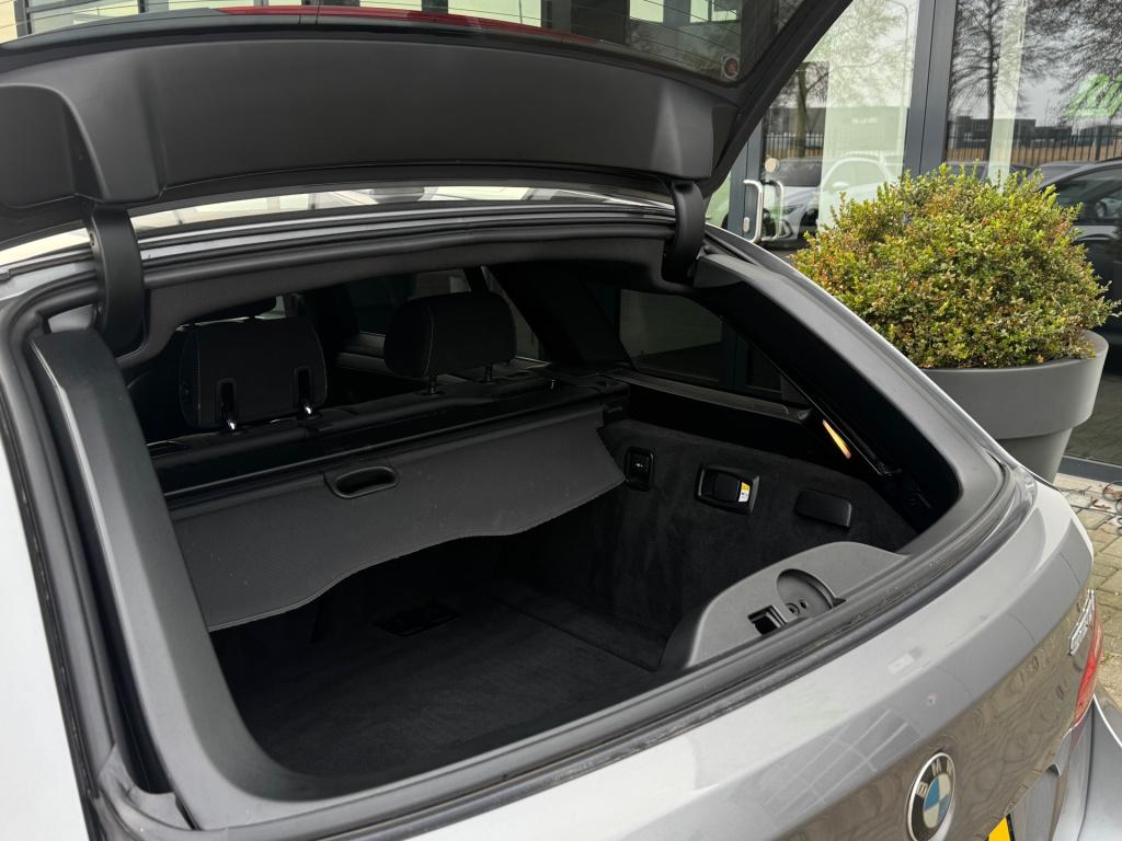 BMW 5 Serie touring 520i executive * m-pakket * navigatie * 20 inch * nap