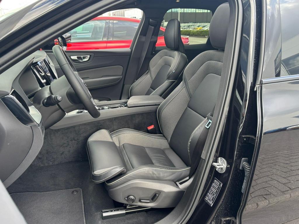 Volvo XC60 t6 398pk recharge black edition| panodak| 360camera| trekhaak| a