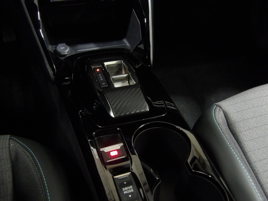 Peugeot 2008 1.2 puretech 130pk allure
