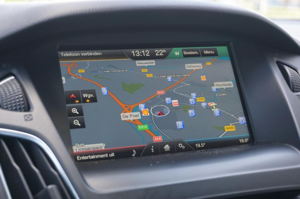 Ford Focus wagon 1.0 titanium edition climate / navi / cruise / parkeers. /