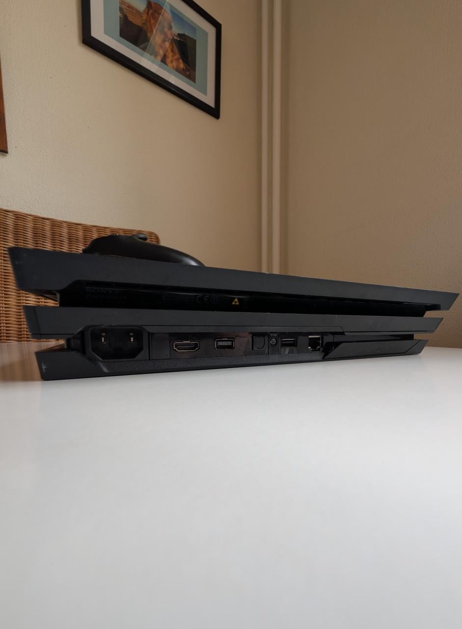 PlayStation 4 pro 1TB