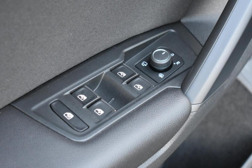 Volkswagen Tiguan 1.5 tsi act r-line | trekhaak | nap | apple carplay | and