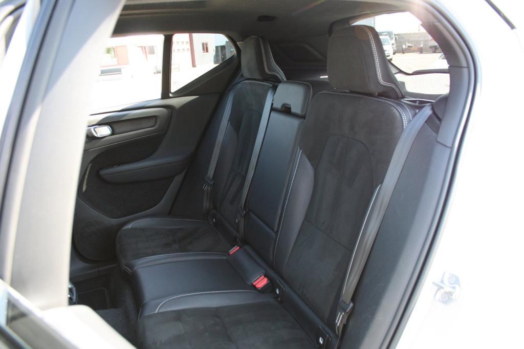 Volvo XC40 1.5 t5 recharge r-design / pano / 360camera / h&k