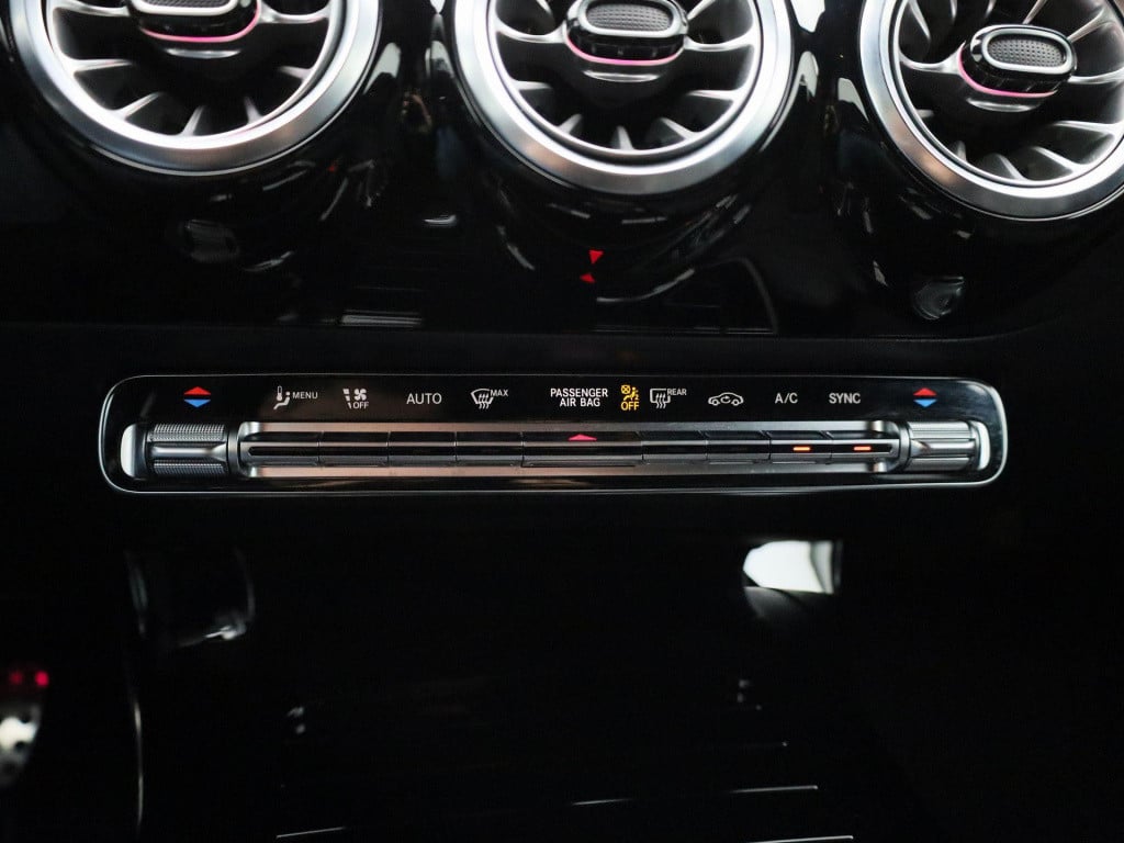 Mercedes-Benz Cla shooting brake 180 business solution amg | automaat | nav