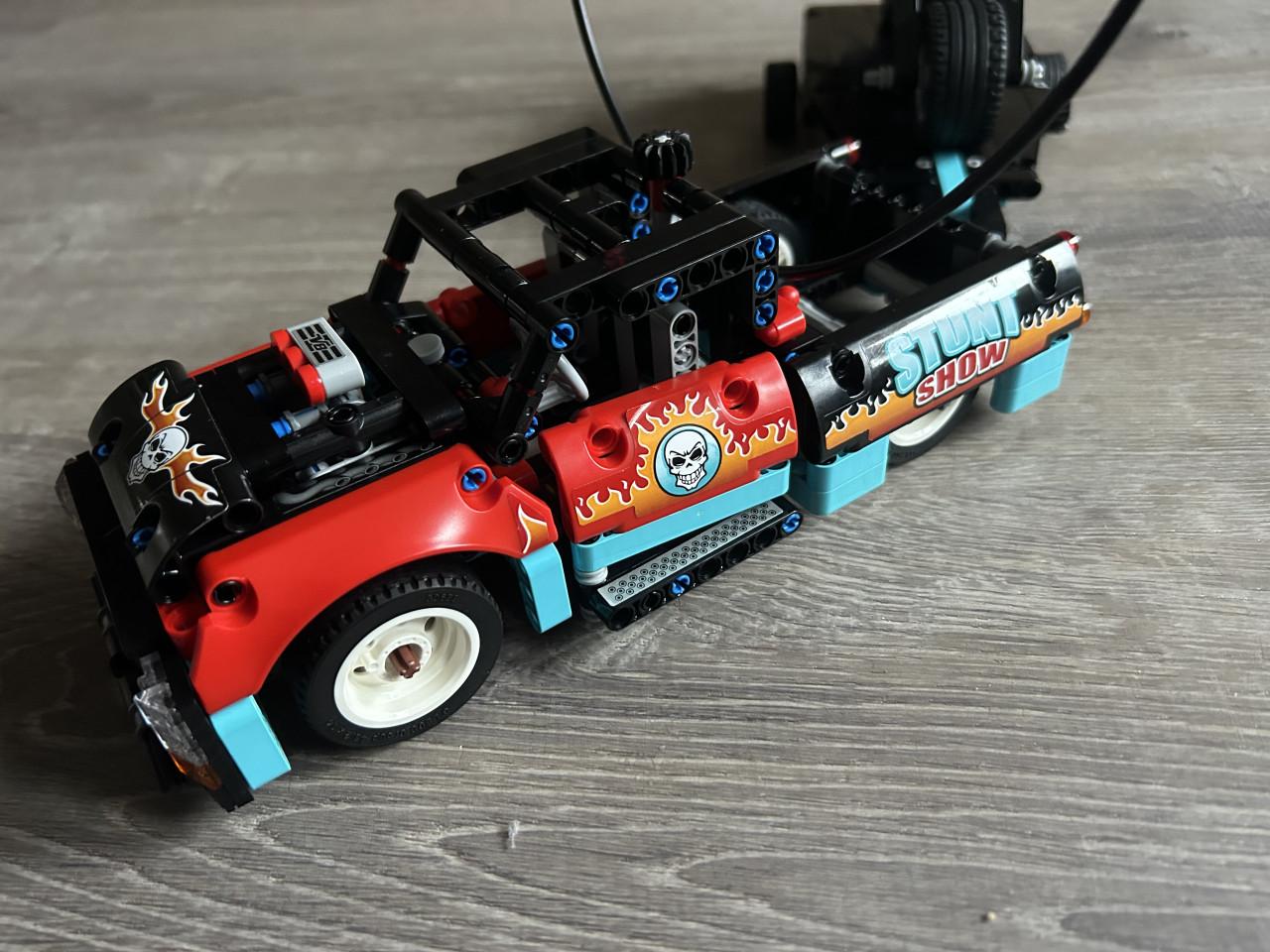 Lego Set - 42106 - Technic – Truck en Motor voor Stuntshow