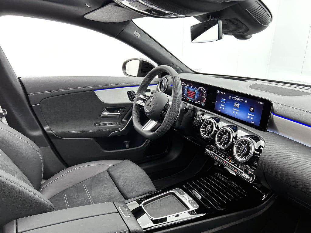 Mercedes-Benz Cla 250 e business solution amg | nightpakket | parkeerpakket