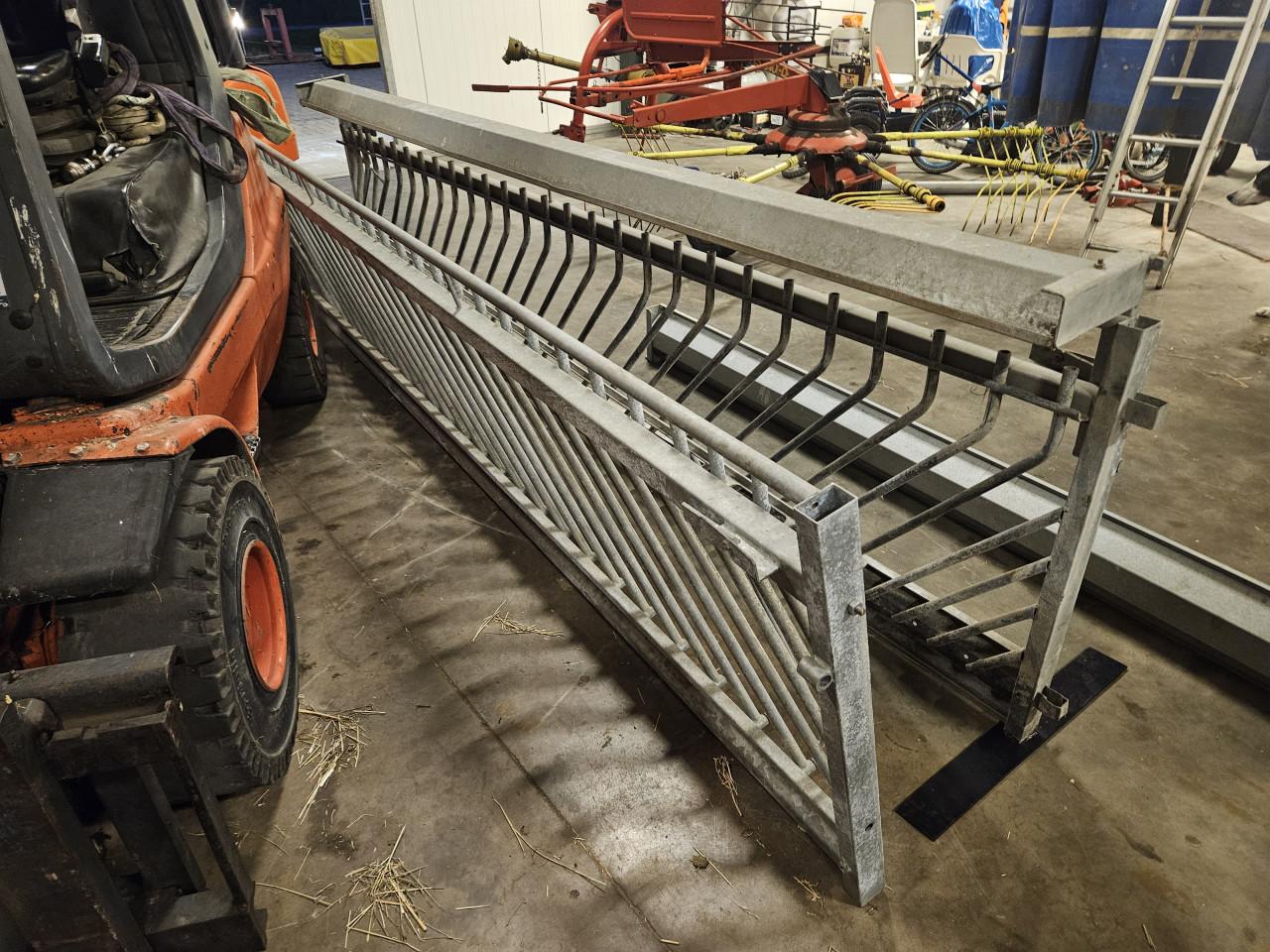 Zelfsluitende voerhekken