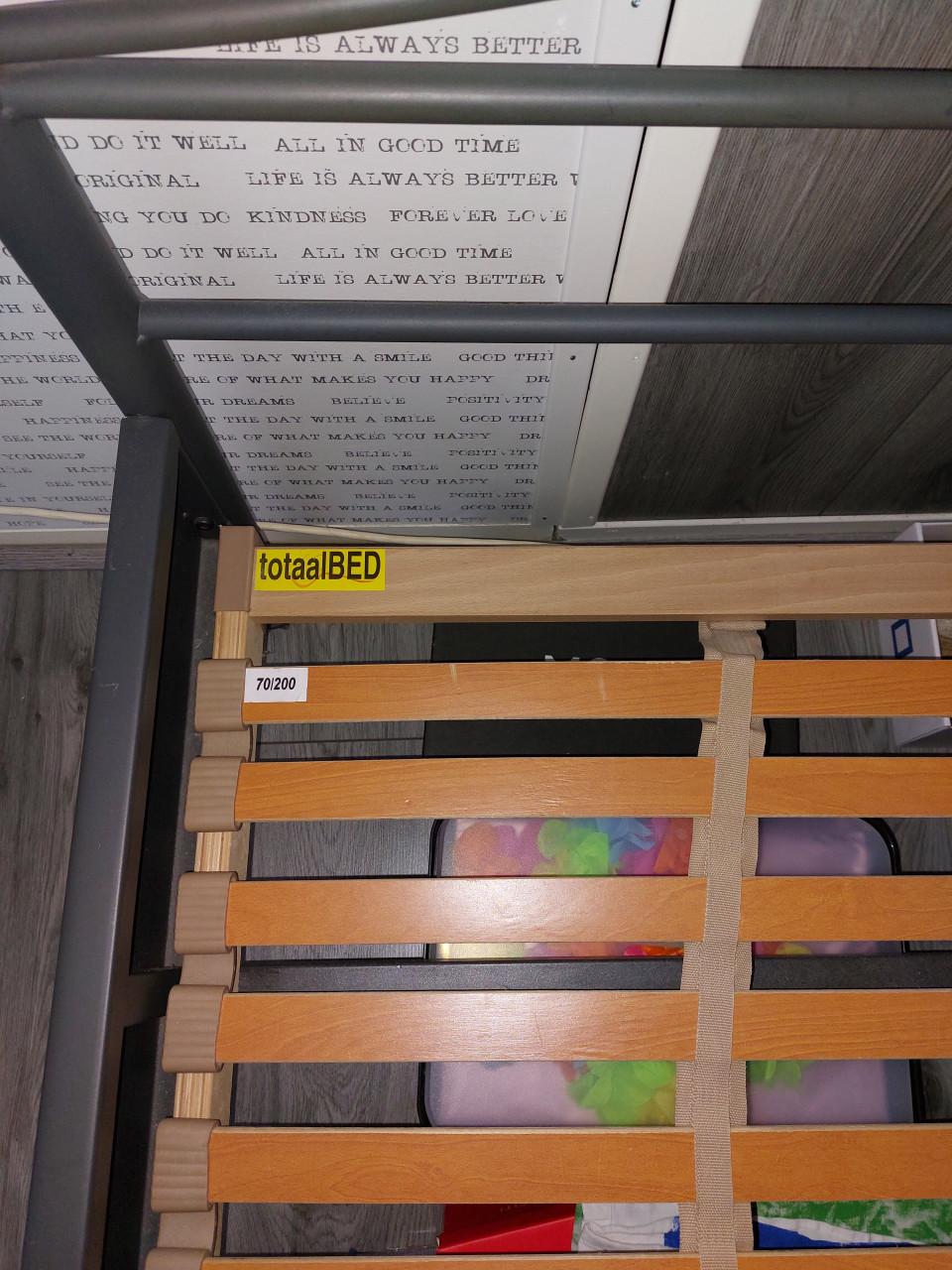 Tweepersoonsbed grijs metaal