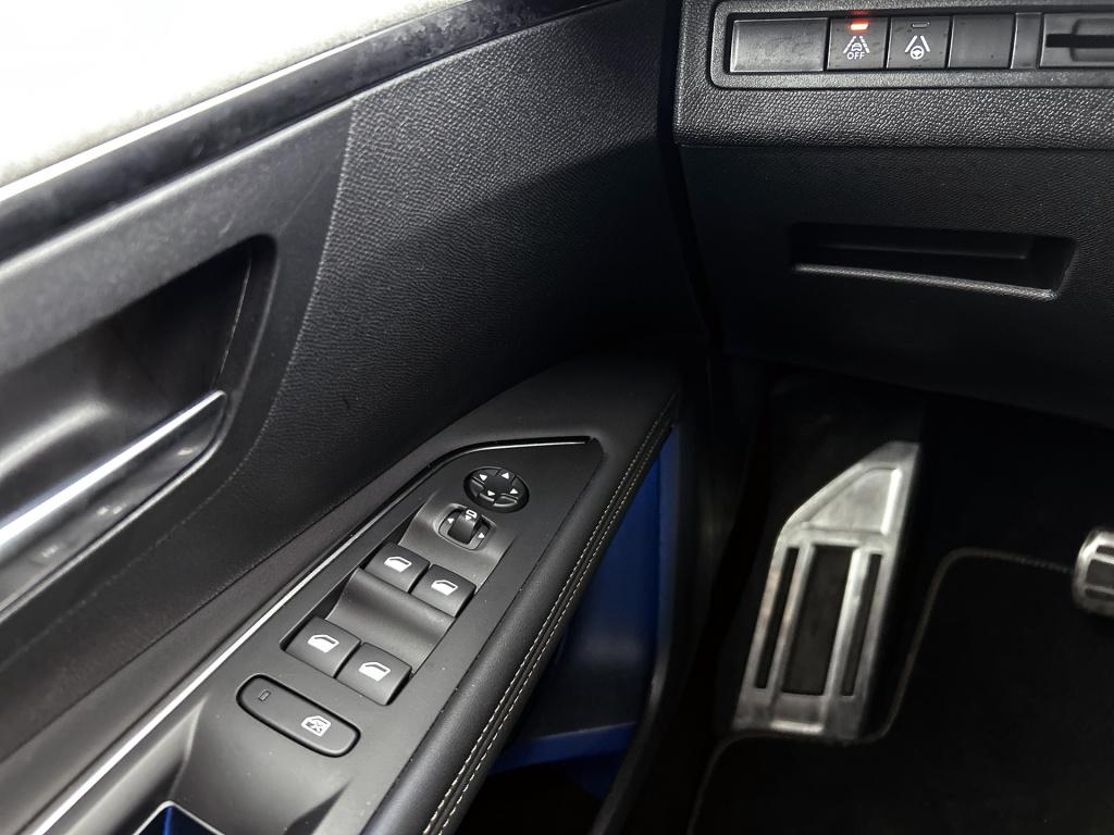 Peugeot 3008 hybrid 145 pk automaat gt | rijklaar | stoelverwarming | panor
